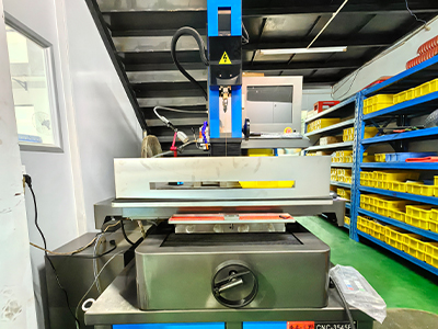 Wire-Cut-machine