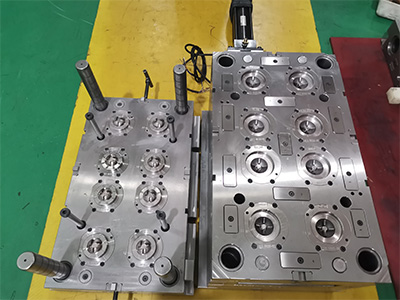 Multiple-Cavity mold