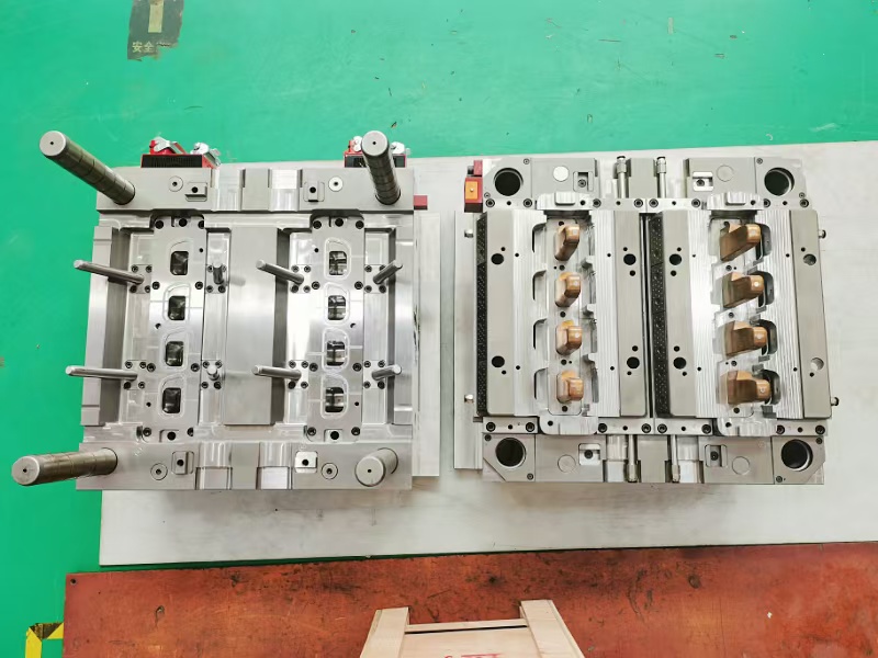 Short cycle time mold with BeCu inserts