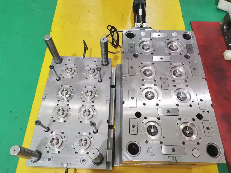 Multiple-Cavity mold